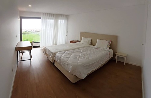 Canidelo House | Modern big rooms with private bathrooms, close to beach