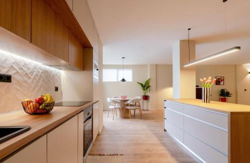 Vilarinha Apartment | Modern Studio Open Plan Elegance by HostWise