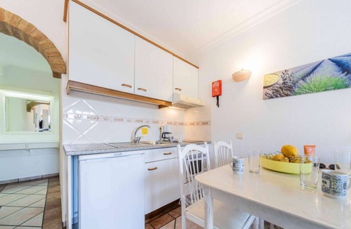 Patio Apartment | Modern Studio with Pool Minutes from the Beach in Albufeira