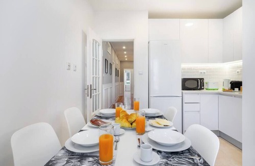 Mouraria Apartment | Mouraria Modern Living w/breathtaking views | AC