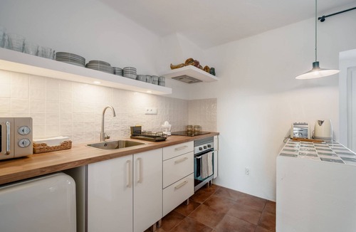 Castelo Villa | Nature Retreat | Heated Pool | BBQ | Amazing Views