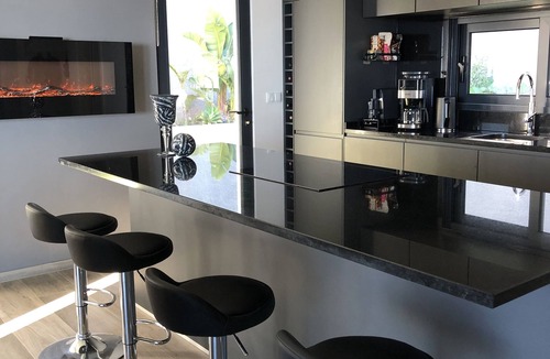 Calheta Villa | New construction above the rooftops of Calheta, absolute privacy, heated pool.