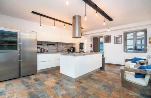 Se House | Oak Moon House | Cozy Stay in the Heart of Faro