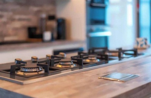 Se House | Oak Moon House | Stylish Stay in Faro City Centre