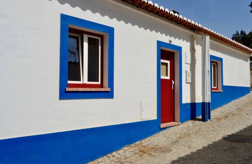 Odeceixe House | Odeceixe Valley House. Minutes from the beach. Two rooms and a Lounge Rooftop.