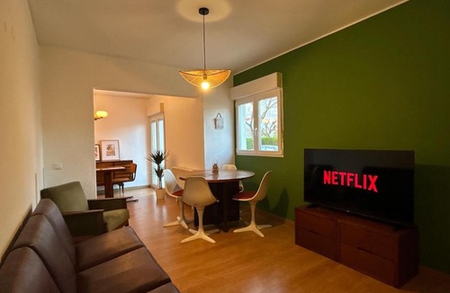 Oeiras House | Oeiras Beach House - 5BR - Sleeps 10 Near Lisbon & Cascais
