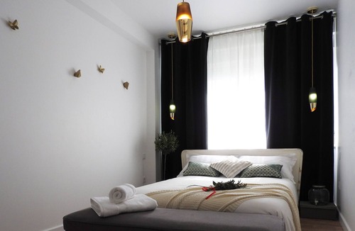 Olivais Bed & Breakfast | Olive Oil Bedroom, Lisbon Airport Charming Rooms