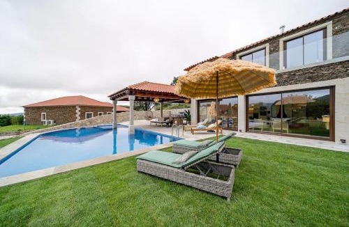 Vila Nova de Cerveira Villa | Oliveiral Villa with River View, Heated Pool & Jacuzzi