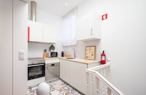 Paranhos Apartment | Oporto Tiles Mezzanine by Hopstays | Marquês
