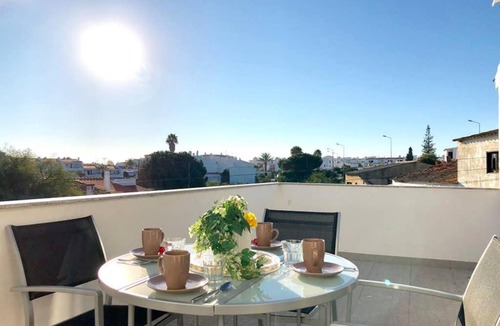 Areias de Sao Joao Apartment | OURA Beach mid Strip apartment