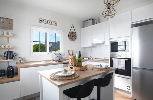 Santa Cruz House | Ozeanica Heights by LovelyStay