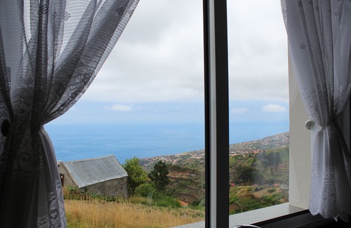 Lombo do Doutor House | Peaceful Escape Between Ocean and Mountains - Conceição House