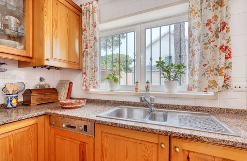 Colares House | Peaceful holiday house in pine forest close to the beaches