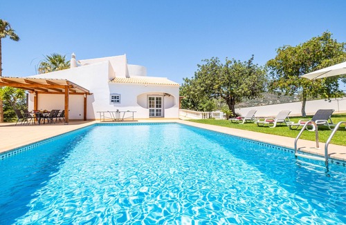 Almancil Villa | Peaceful villa with heatable pool in Almancil