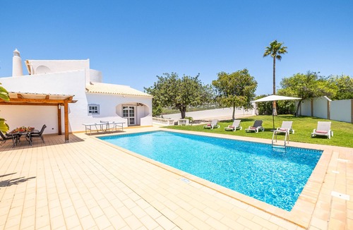 Almancil Villa | Peaceful villa with heatable pool in Almancil