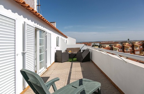 Ajuda Apartment | Peniche Terrace - Spacious apartment in the center