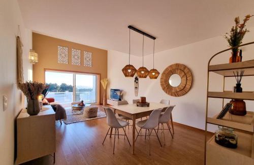 Darque Apartment | Penthouse at Cabedelo Beach with Ocean View
