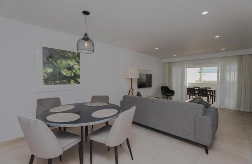Praia da Luz Apartment | Pool Apartment - 2-bed in Praia da Luz