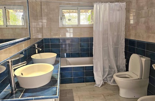 Fonte do Bispo House | Pool - Parking - Bbq - Garden - WiFi - Sleeps 7
