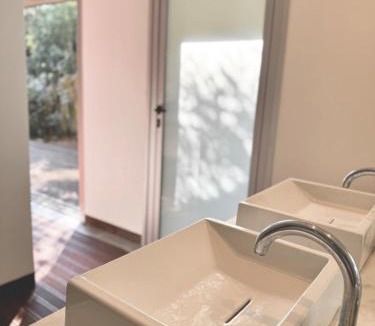 Santarem House | Poolside Suite - Quinta da BellaVista