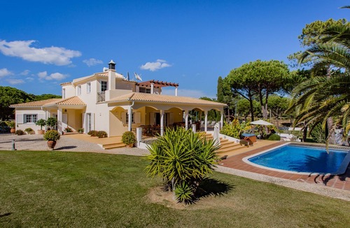 Almancil Villa | Popular property in a fabulous location between Vale do Lobo and Quinta do Lago