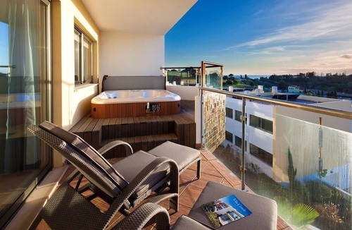 Ferragudo Apartment | Premier nº 35 - Modern Two Bedroom Apartment with Sea Views