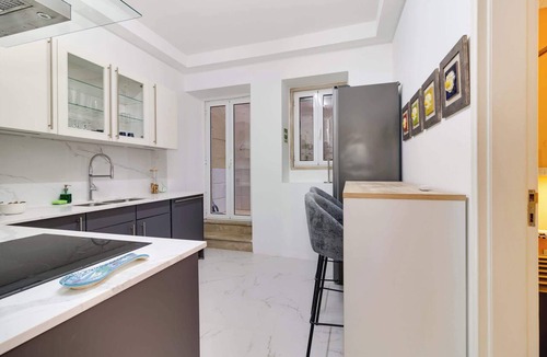Santa Catarina Apartment | Prime Lisbon | Calçada do Combro