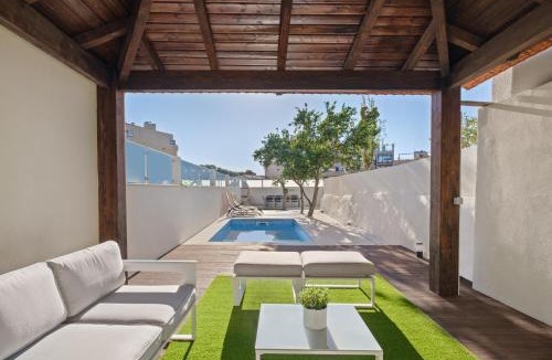 Mafamude House | Private Pool Villa with 4BR Suites, Hot Tub & Patio