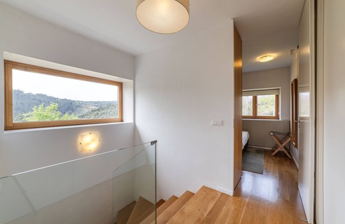 Esposade Ski Chalet | Private Villa with a Natural Pool Next to the Douro River