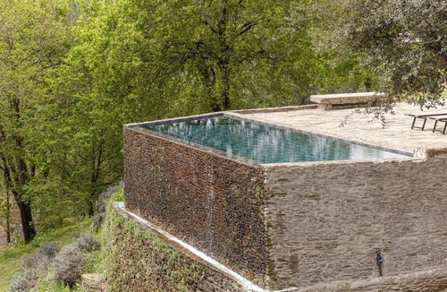 Esposade Ski Chalet | Private Villa with a Natural Pool Next to the Douro River
