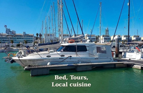 Parque das Nacoes Boat Rental | Private yacht, we love our guests