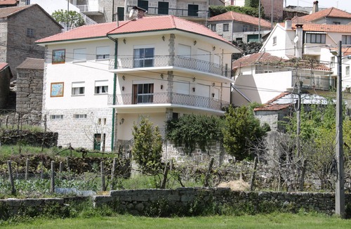 Vila Nova de Paiva Villa | 2nd floor apartment in Praia de Fráguas