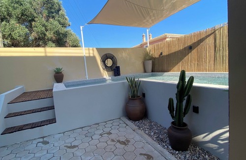 Algoz Villa | Quiet Algarve villa near Albufeira & branches with prívate pool BBQ terrace
