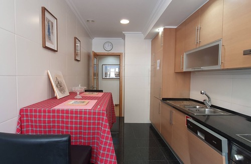 Linda-a-Velha Condo | Quiet and Fully Equipped Apartment in Belém