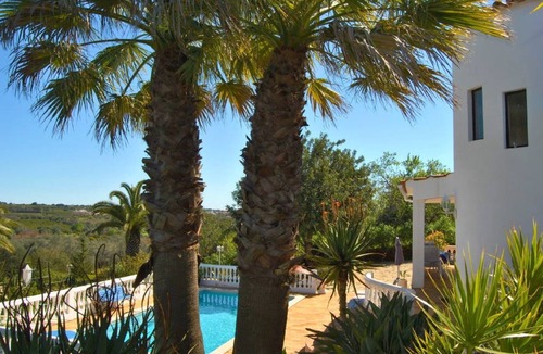 Moncarapacho e Fuseta House | Quiet villa with large garden, pool and fantastic views