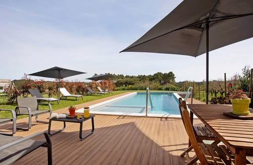 Raposos Apartment | Quinta dos Raposos - Suite Água with Shared Pool, Shared Terrace and Wi-Fi