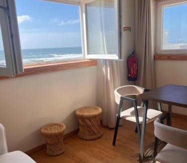 Pedrogao Apartment | Refúgio à Beira Mar