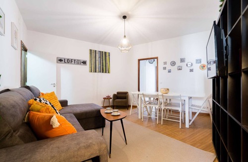 Cedofeita Apartment | Renovated 3BR Apt Near City Hotspots – Great Value