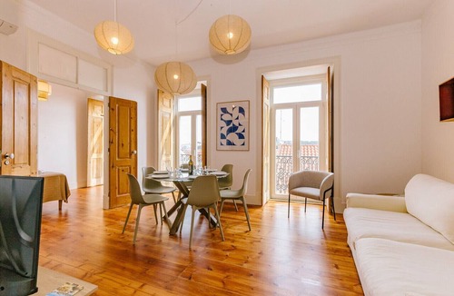 Encarnacao Apartment | RENT4REST CASTLE VIEW FAMILY & FRIENDS BAIRRO ALTO