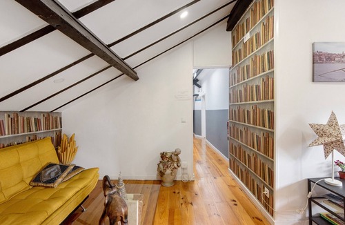 Campanha Apartment | Room 'Duplo J' with Shared Garden and Wi-Fi
