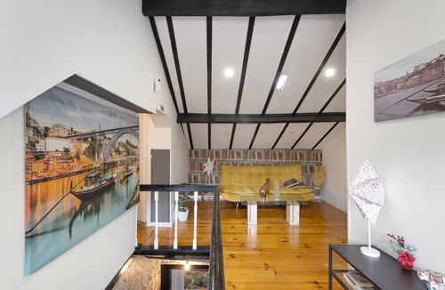 Campanha Apartment | Room 'Duplo J' with Shared Garden and Wi-Fi