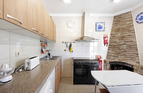 Provesende Apartment | Room 'Quarto 3 - Casa Da Jesus' with Mountain View, Wi-Fi and Air Conditioning