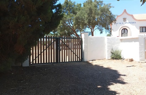 Santiago do Cacem Apartment | Room 'Quarto 2' with Shared Pool, Shared Garden and Wi-Fi
