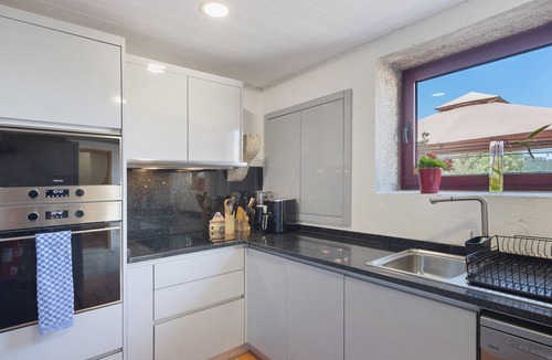 Ribeira Apartment | Room 'Room 14 - Quinta Do Avô' with Mountain View, Wi-Fi and Air Conditioning