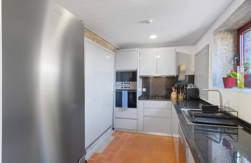 Ribeira Apartment | Room 'Room 21 - Terrace - Quinta Do Avô' with Mountain View, Wi-Fi and Air Conditioning
