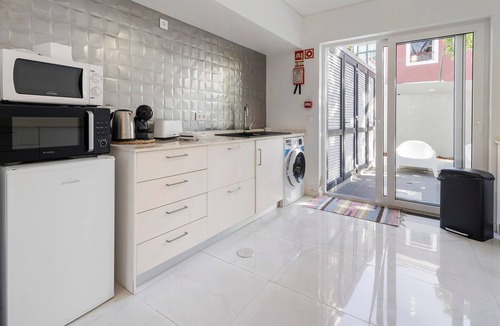 Angra do Heroismo Apartment | Room 'Suite Dupla - Navegador' with Shared Terrace and Wi-Fi