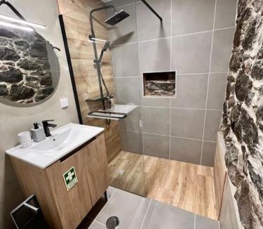 Sao Vicente Apartment | Roots Guesthouse - A