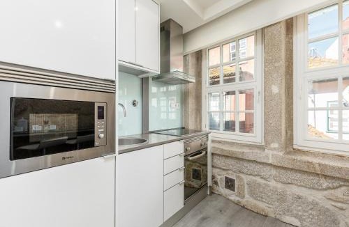 Sao Nicolau Apartment | Rustic Stone Hideaway near Oporto River