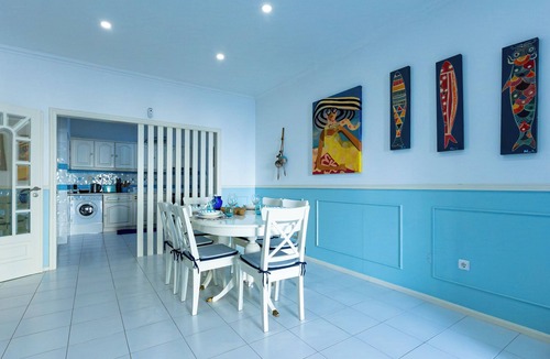 Praia de Santa Cruz Apartment | Santa Blue - Sea-front vacation home 1 hour from Lisbon!