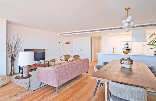 Pena House | Scenic 1 - SPACIOUS, BRIGHT & VIEWS